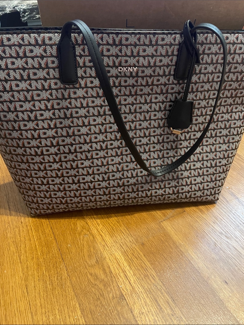 DKNY Monogram Tote Saige EW TZ Tote